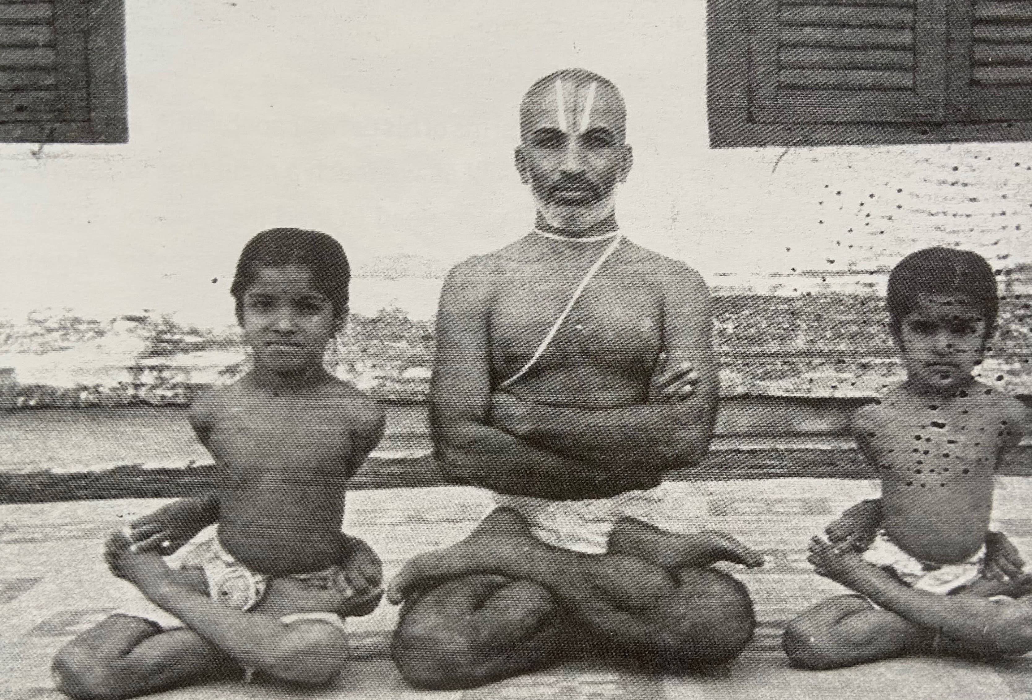 Krishnamacharya with his first 2 daughters in the 1940's